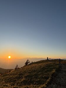【保存版】美ヶ原高原完全ガイド｜王ヶ頭・美しの塔・絶景散策とアクセス